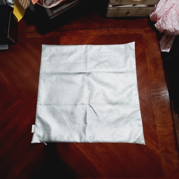 Brawarm Faux Leather with Silver Foil Metallic Shiny Print  Pillow Cover Sham - Picture 6 of 12